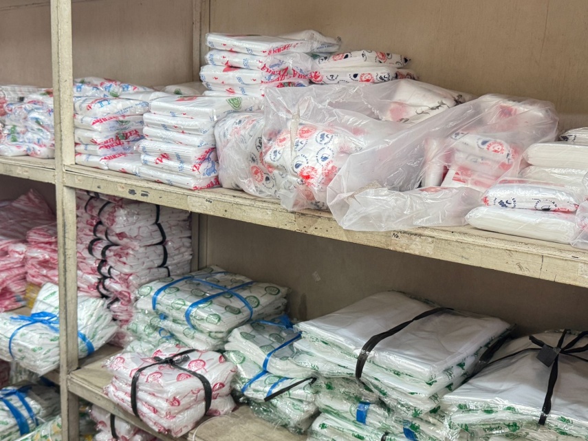 Harga Plastik di Kukar Melejit Pasca-Lebaran, Pedagang Kecil Mengeluh Keuntungan Menipis