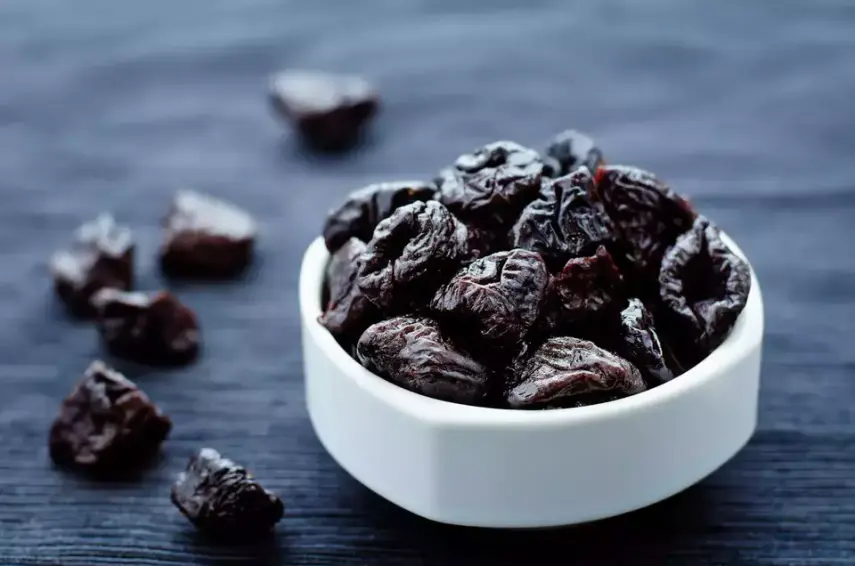 Bukan Sekadar Pencahar, Ini Segudang Manfaat Plum Kering untuk Tulang dan Jantung