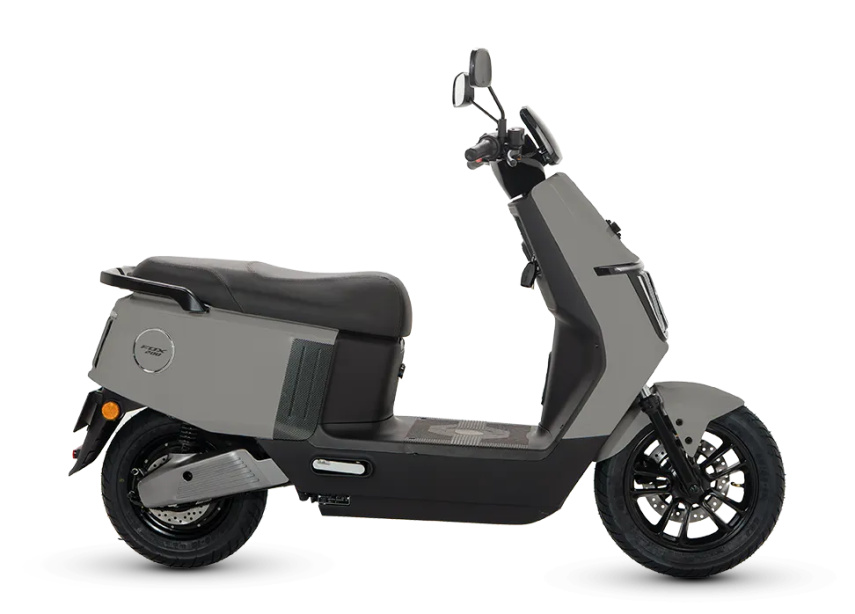 Polytron Fox-200, Motor Listrik di Bawah 15 Juta yang Bisa Jalan Sampai 80 km!