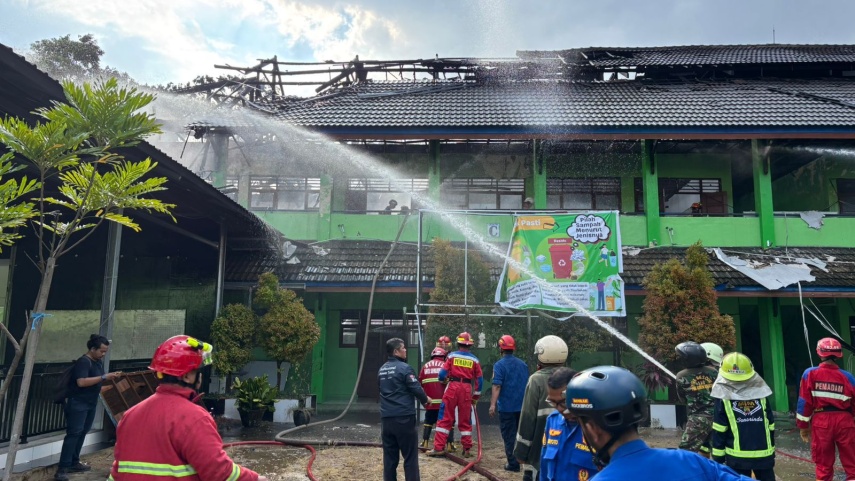 Pasca Kebakaran, Andi Harun Pastikan SMPN 2 Samarinda Segera Dibangun Kembali dengan Skema Pergeseran Anggaran