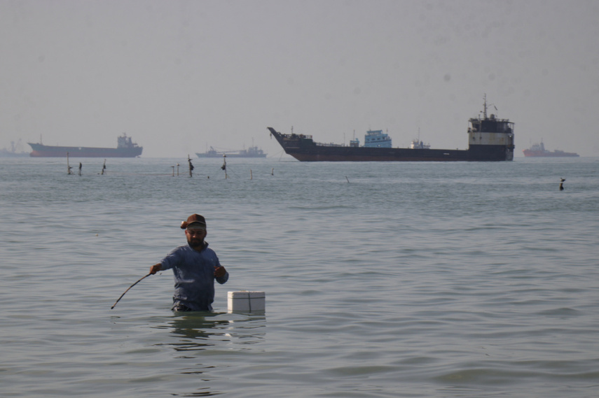 Trump says the US will 'guide' stranded ships from the Strait of Hormuz, starting on Monday