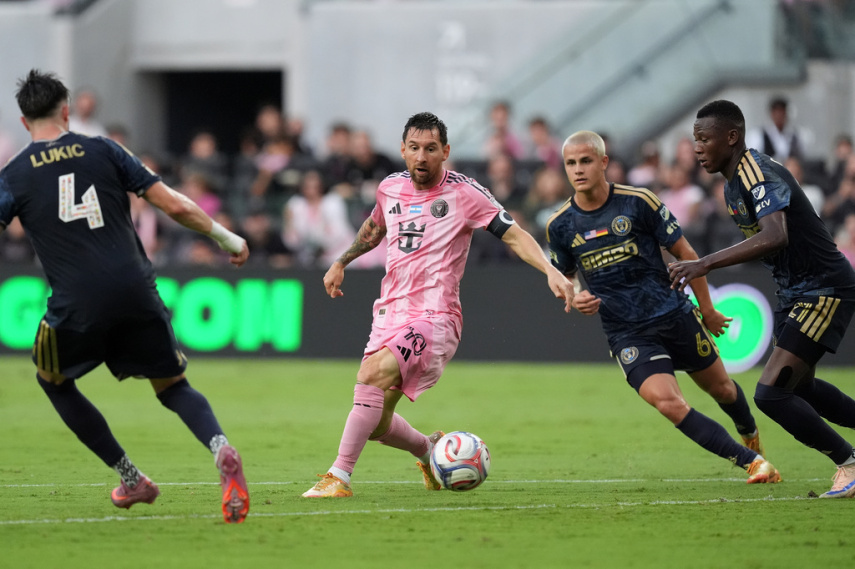 Messi leaves midway through second half, grabs at leg, Inter Miami rallies past Union 6-4