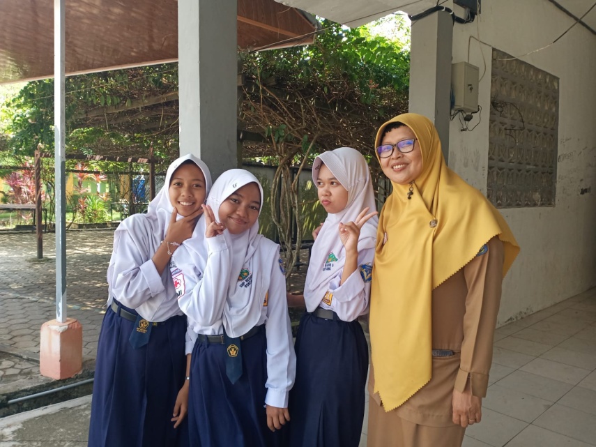 Naik Kapal hingga Jalan Kaki, Semangat Sekolah Siswa Pesisir SMPN 9 Bontang Tuai Apresiasi