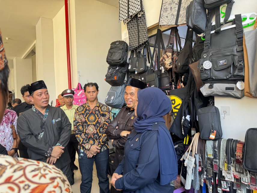 Sidak Pasar Tangga Arung Square, Ketua DPRD Kukar Minta Pintu Masuk Dibuka Semua dan Parkir Gratis