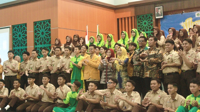 Mahasiswa Ilmu Komunikasi Sukses Gelar 'Ilkomers Goes to School 2026' di MAN 2 Samarinda