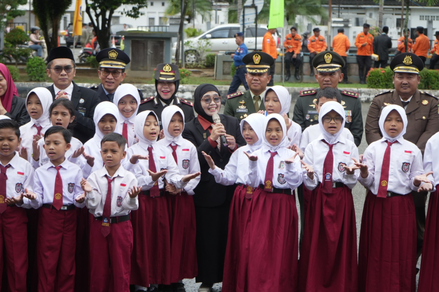 Murid SDN 010 Bontang Selatan Bawakan Puisi Lingkungan, Harkitnas Bontang Menghangat