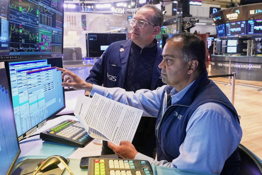 Oil prices rise as the Iran war drags on, but US stocks inch to more records