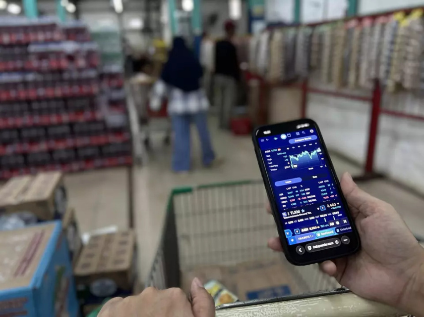 IHSG Ambles ke Level 5.486 pada Awal Pekan, Analis Peringatkan Risiko Drop ke 4.000
