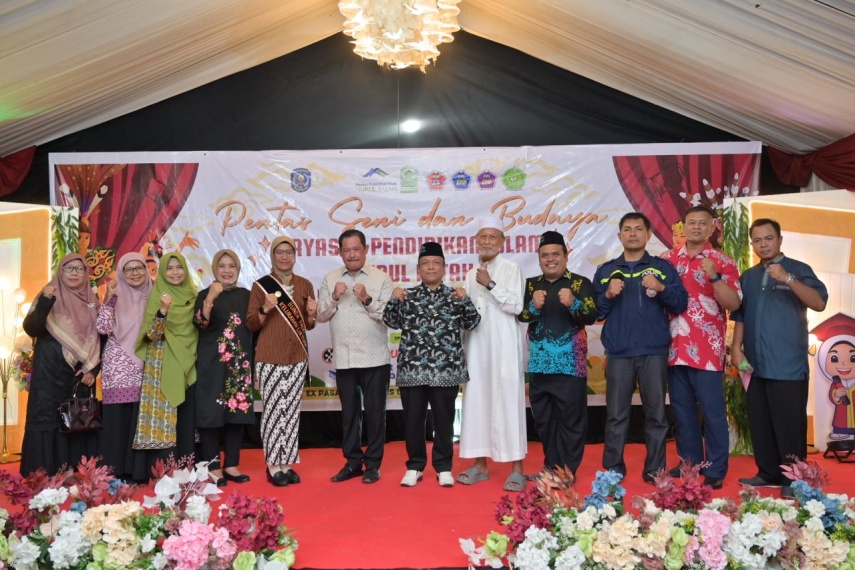 Pemkot Bontang Apresiasi Pentas Seni Uniks yang Dorong Kreativitas Generasi Muda