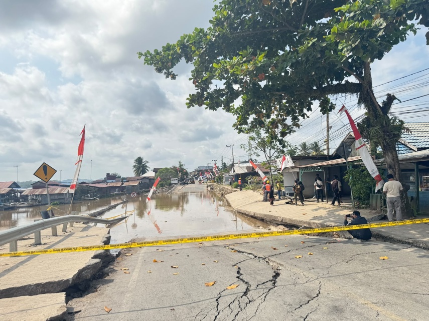 Jalan Dusun Margasari Ambruk Sedalam 3 Meter, Akses Tenggarong-Loa Janan Dialihkan ke Samarinda