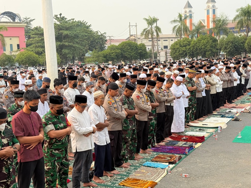 Berau Diguyur Kekeringan dan Karhutla, Warga dan Bupati Gelar Salat Istisqa
