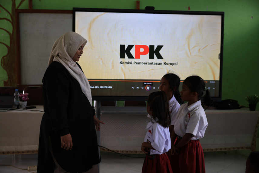 Sambangi Sumba Barat Daya, KPK Mengajar Latih Nilai Integritas 149 Siswa SDK Delo