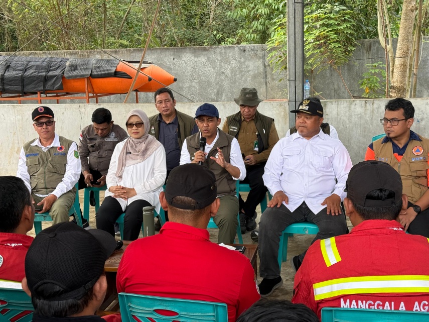 Bertemu Menhut di Labanan Makarti, Wabup Berau Minta Unit Pemadam Kecil dan APD untuk Kampung