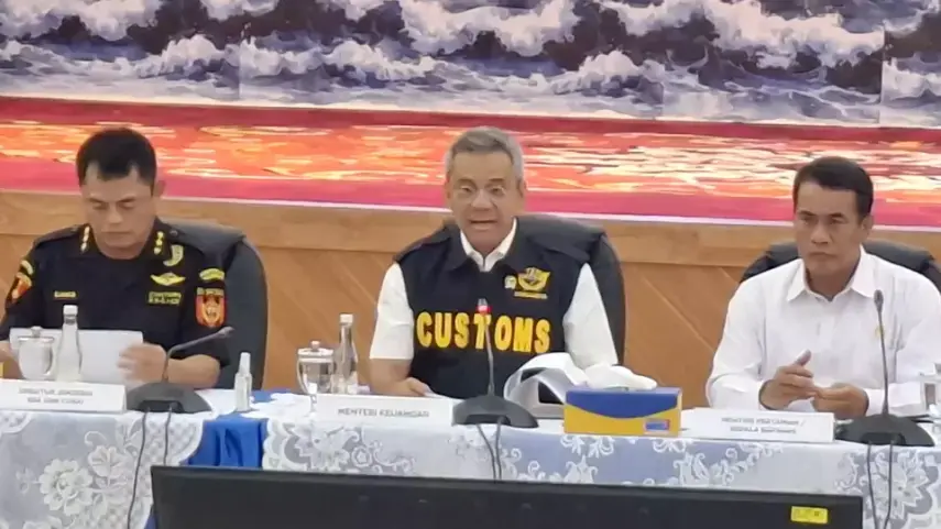 Modus Muatan Garam Tutupi Beras, DJBC Sita 30 Kontainer dan Ribuan Balpres Ilegal  