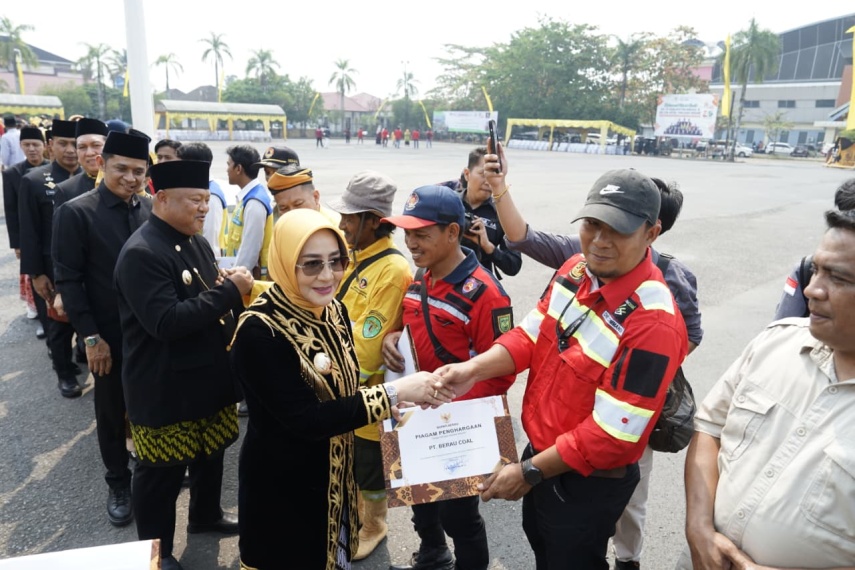 Kontribusi Nyata Tangani Karhutla, PT Berau Coal Raih Penghargaan dari Pemkab Berau