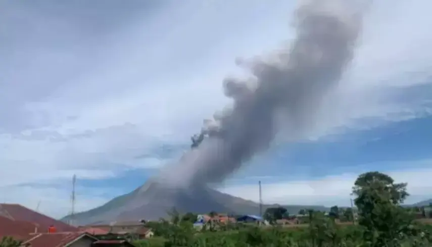 Penjelasan PVMBG Soal Erupsi 6 Gunung di Indonesia yang Hampir Bersamaan: Dapur Magma Masing-Masing