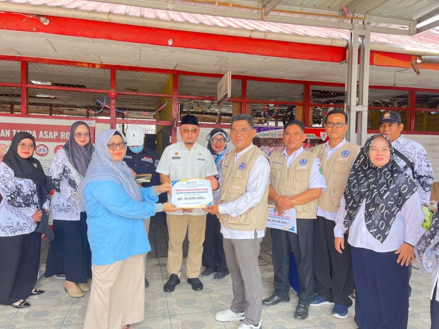 Sepekan Terkumpul Rp28 Juta, K3S dan Korwil Pendidikan Sebulu Salurkan Bantuan Korban Kebakaran Tenggarong di Dua Lokasi