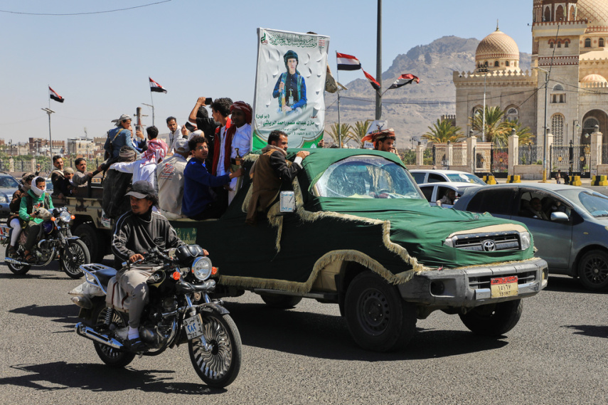 Houthi rebels strike Yemen's government forces, killing at least 53