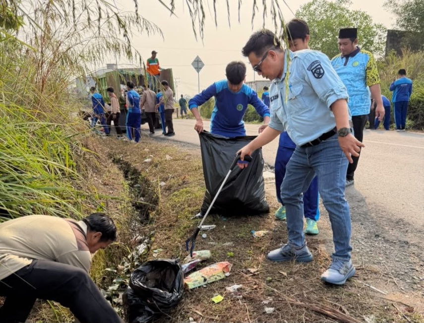 Hampir Satu Truk, Sampah Cup Minuman Jadi Sorotan DLHK Berau Jelang Adipura